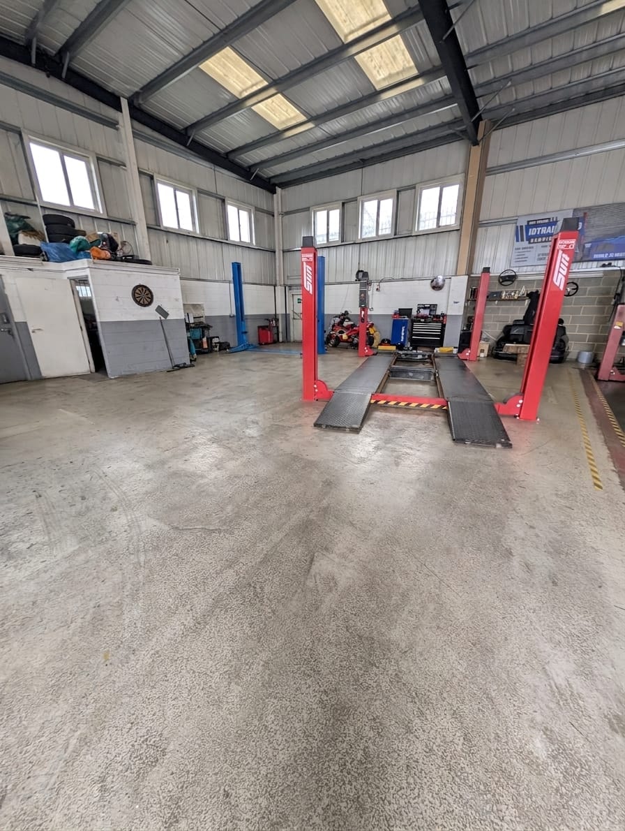 The MOT and Service Hub garage in Morden
